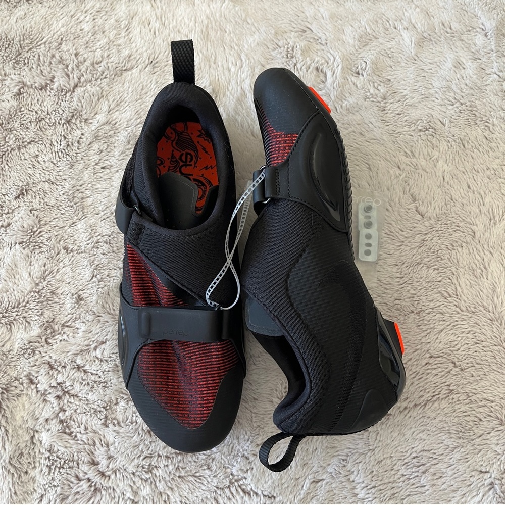 Nike SuperRep Cycle Shoes (Women’s 9 black/red)